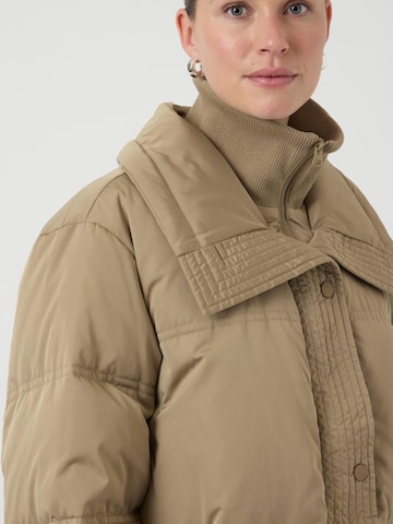 Manteau d’hiver 'YASSevina' YAS en beige