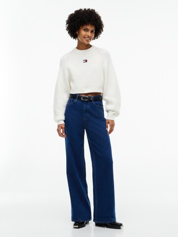 Pull-over Tommy Jeans en blanc