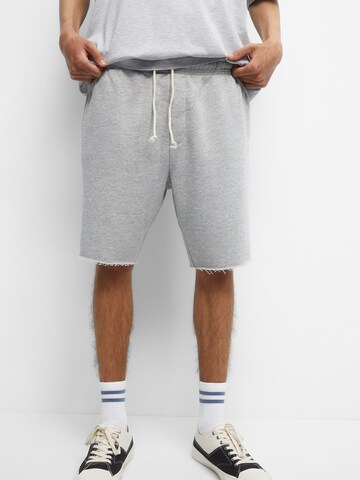 Pull&Bear Loosefit Shorts in Grau: predná strana