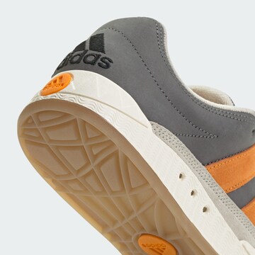 ADIDAS ORIGINALS - Zapatillas deportivas bajas 'Adimatic' en gris