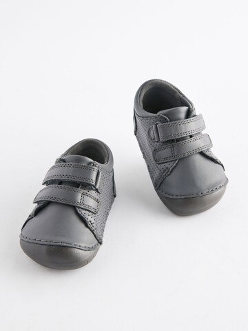 Chaussure basse Next en gris