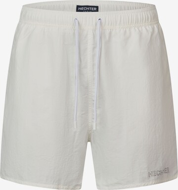 HECHTER PARIS Board Shorts in White: front