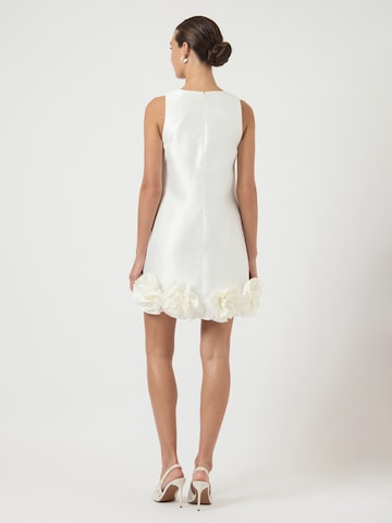 YAS Коктейльное платье в Бежевый