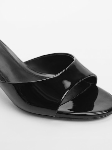 MANGO Pantofle – černá