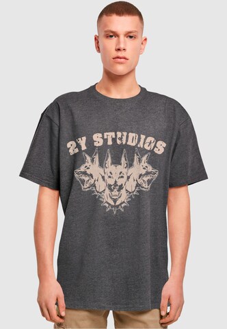 Maglietta 'Dobermann' di 2Y Premium in grigio: frontale