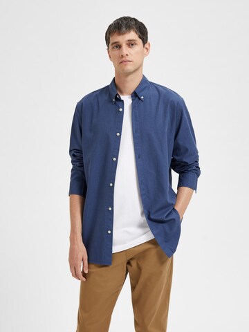 Coupe slim Chemise 'Theo' SELECTED HOMME en bleu : devant