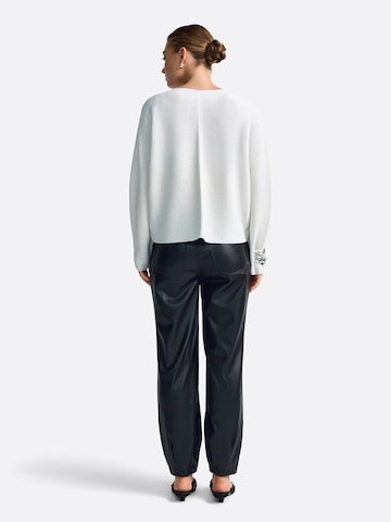 Rich & Royal Pulover | bela barva