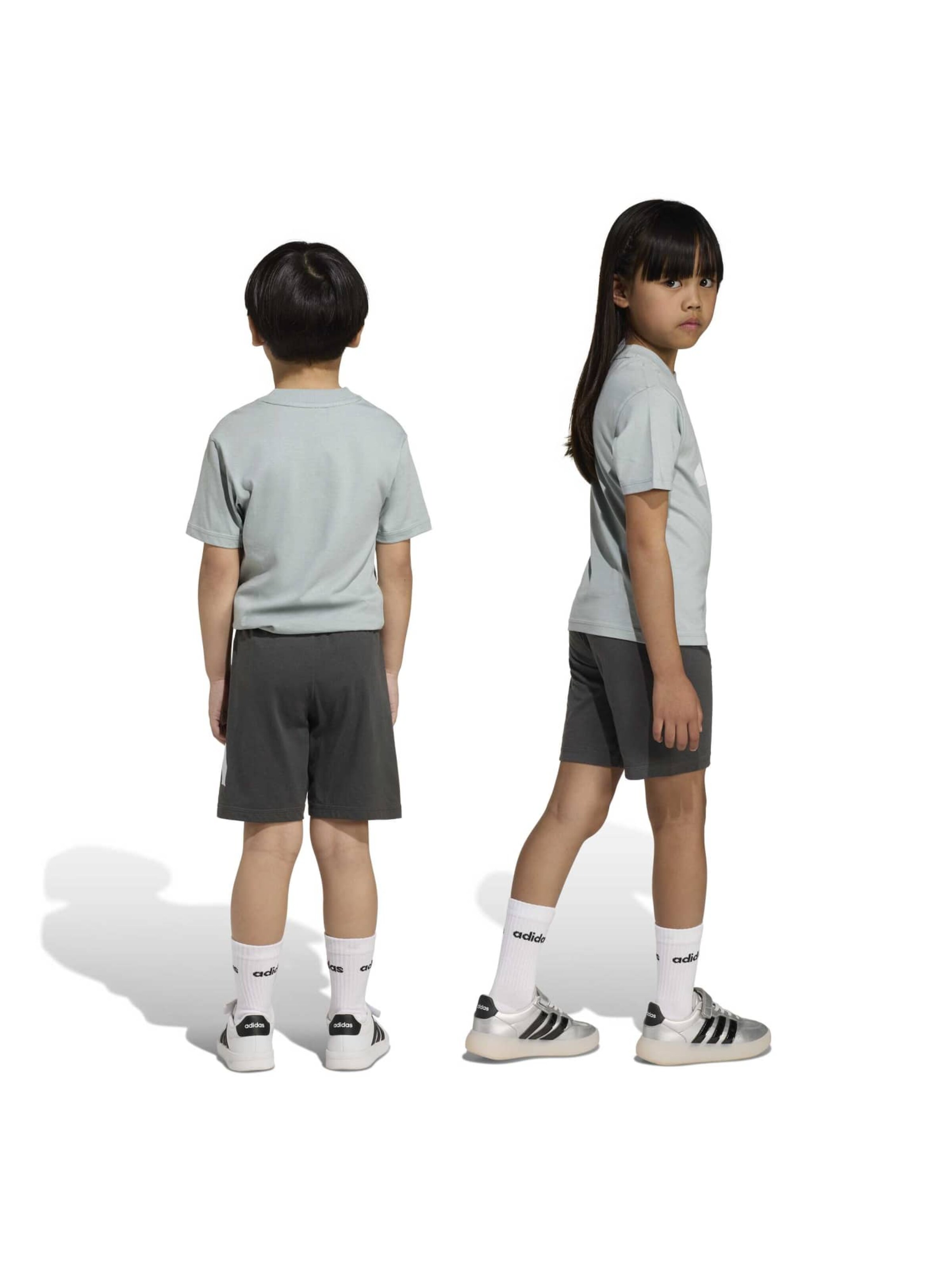 Costum de trening de la ADIDAS SPORTSWEAR pe verde