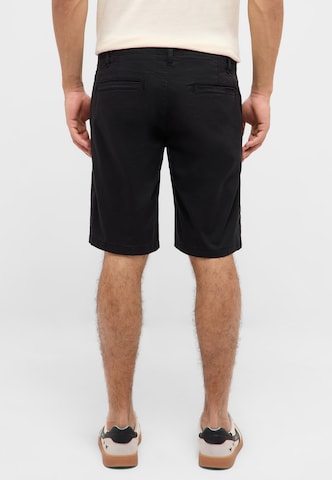 MUSTANG Slimfit Short 'Brad' in Schwarz