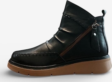 Begoria Boots in Black: front
