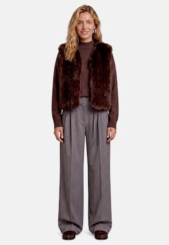 Gilet di zero in marrone