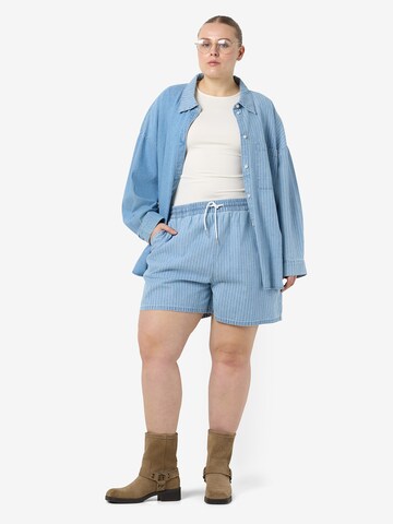 Noisy May Curve - Loosefit Vaquero 'NMKATRI' en azul