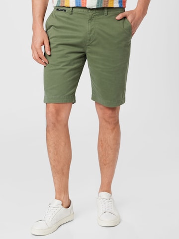 Superdry Regular Chino Pants in Green: front