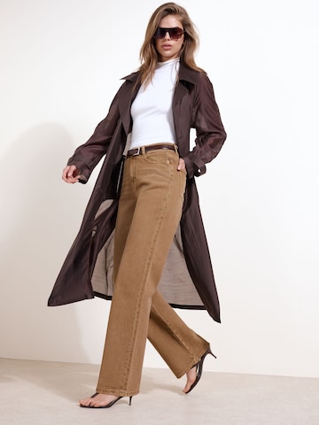 Friends Like These Wide Leg Jeans in Braun