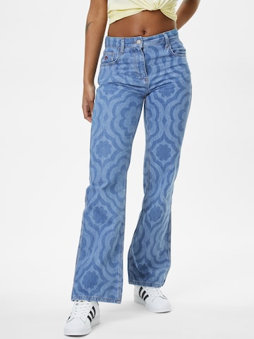 Flared Jeans 'BRONTE' di Damson Madder in blu: frontale