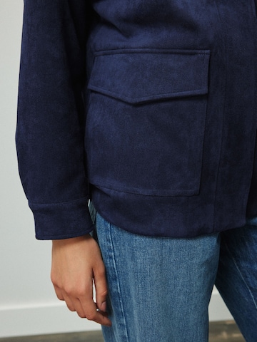 Next Tussenmantel in Blauw