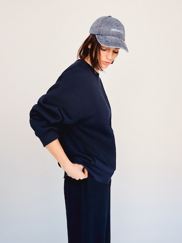 Bershka Sweatshirt i blå: forside