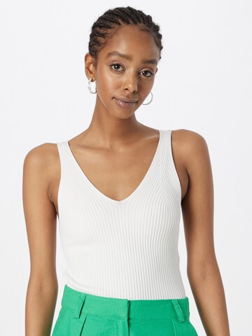 NÜMPH Knitted Top 'CERYS' in White: front
