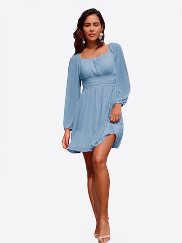 Rochie de la Imily Bela pe albastru