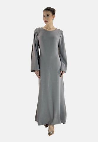 Elara Kleid in Grau: Vorderseite