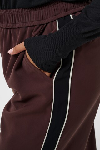 KAFFE CURVE Wide leg Broek 'Gally' in Bruin
