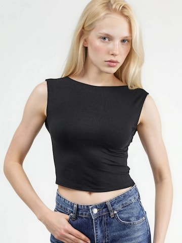 Hiccup Top in Schwarz