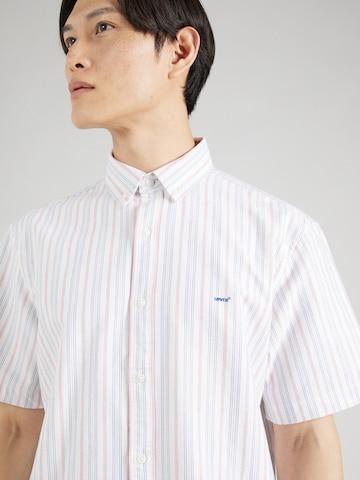 LEVI'S ® - Ajuste regular Camisa 'Authentic' en blanco