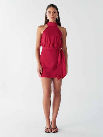 Rochie de la BWLDR pe roșu: față