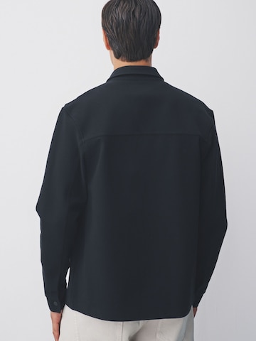 Next - Ajuste regular Camisa en negro