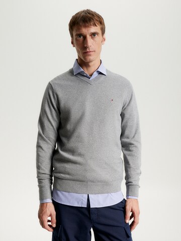 TOMMY HILFIGER Sweater in Grey: front