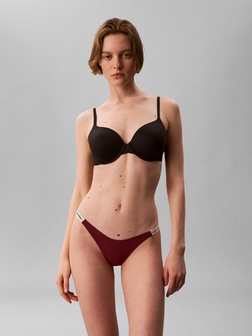 Calvin Klein Underwear Thong in Red: front