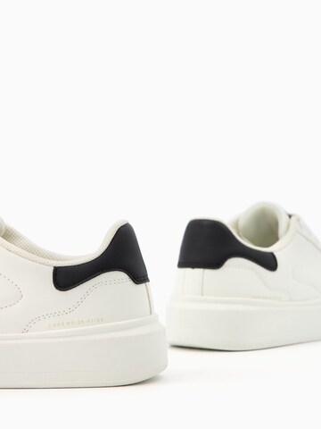 Bershka Sneaker in Weiß