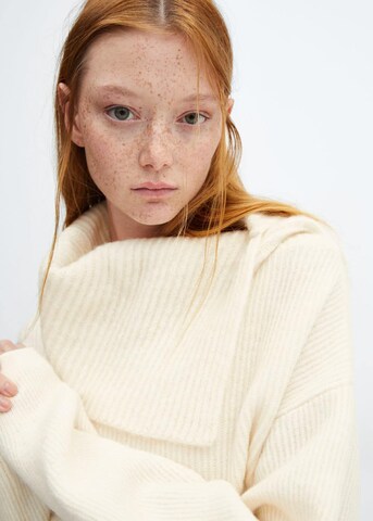 MANGO Sweater 'Cisne' in Beige