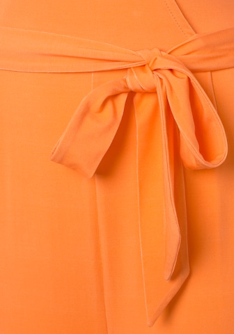 LASCANA Jumpsuit in Oranje