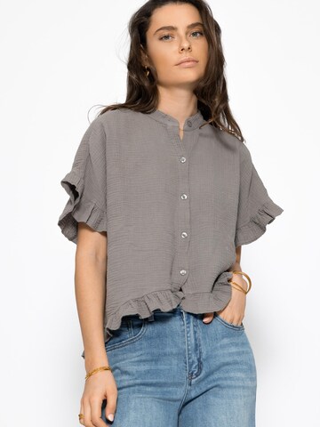 SASSYCLASSY Shirt‌ in Grau: Vorderseite