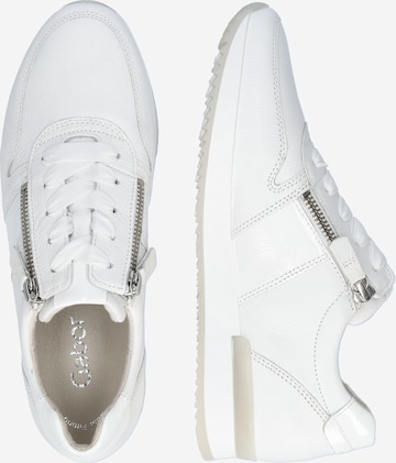 Sneaker bassa '4342021' di GABOR in bianco