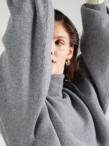 PIECES - Jersey 'PCRUE' en gris