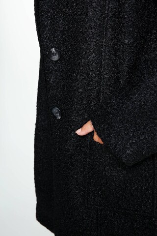 Paprika Übergangsjacke in Schwarz