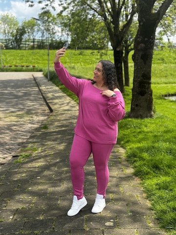Mowi Fit Tracksuit in Pink