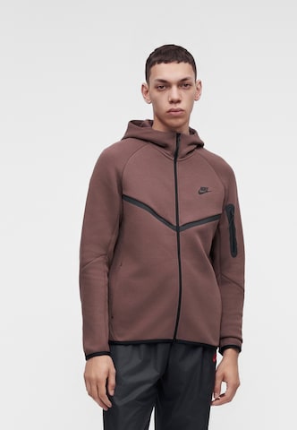 Nike Sportswear - Sudadera con cremallera 'Tech Fleece' en marrón: frente