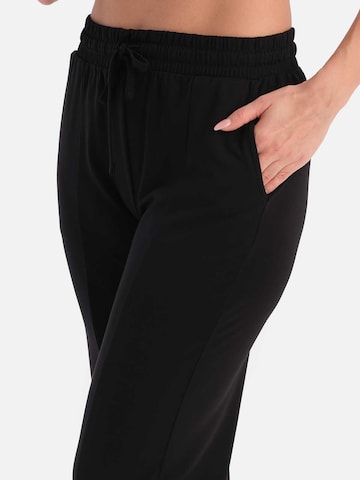 Dagi Normální Kalhoty – černá