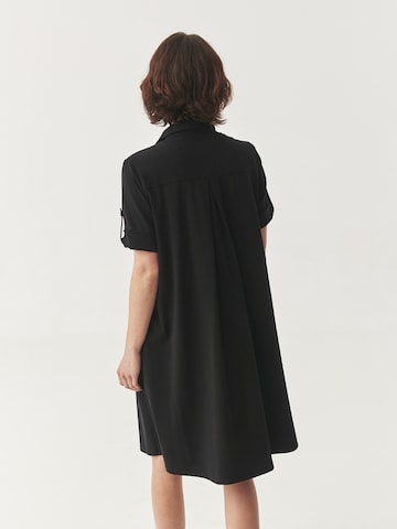 Rochie de la TATUUM pe negru