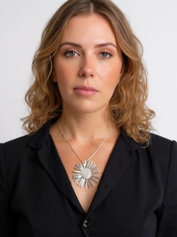 Gloria Mago - Cadena 'Sunflower pendant necklace, silver, 10µ brass' en plata: frente