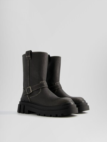 Bershka Stiefel in Schwarz