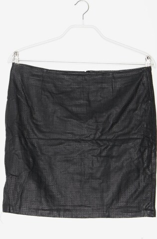 Lisa Tossa Skirt in M in Black: front