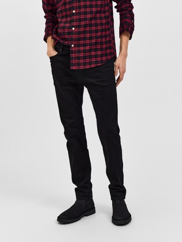 SELECTED HOMME Slimfit Jeans 'LEON' in Zwart: voorkant