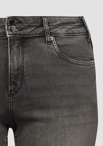 QS Slimfit Jeans in Grijs