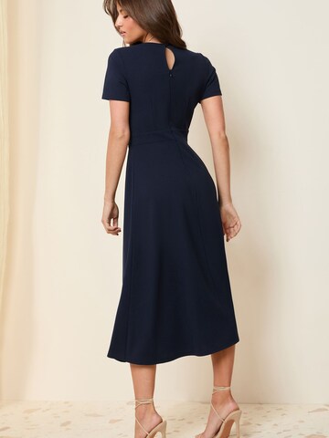 Friends Like These Рокля в синьо