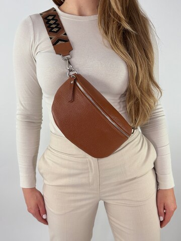 lePelou Fanny Pack 'JUNA medium' in Brown