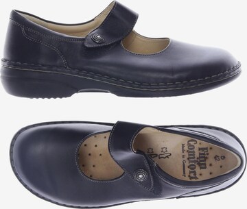 Finn Comfort Flats & Loafers in 42 in Black: front